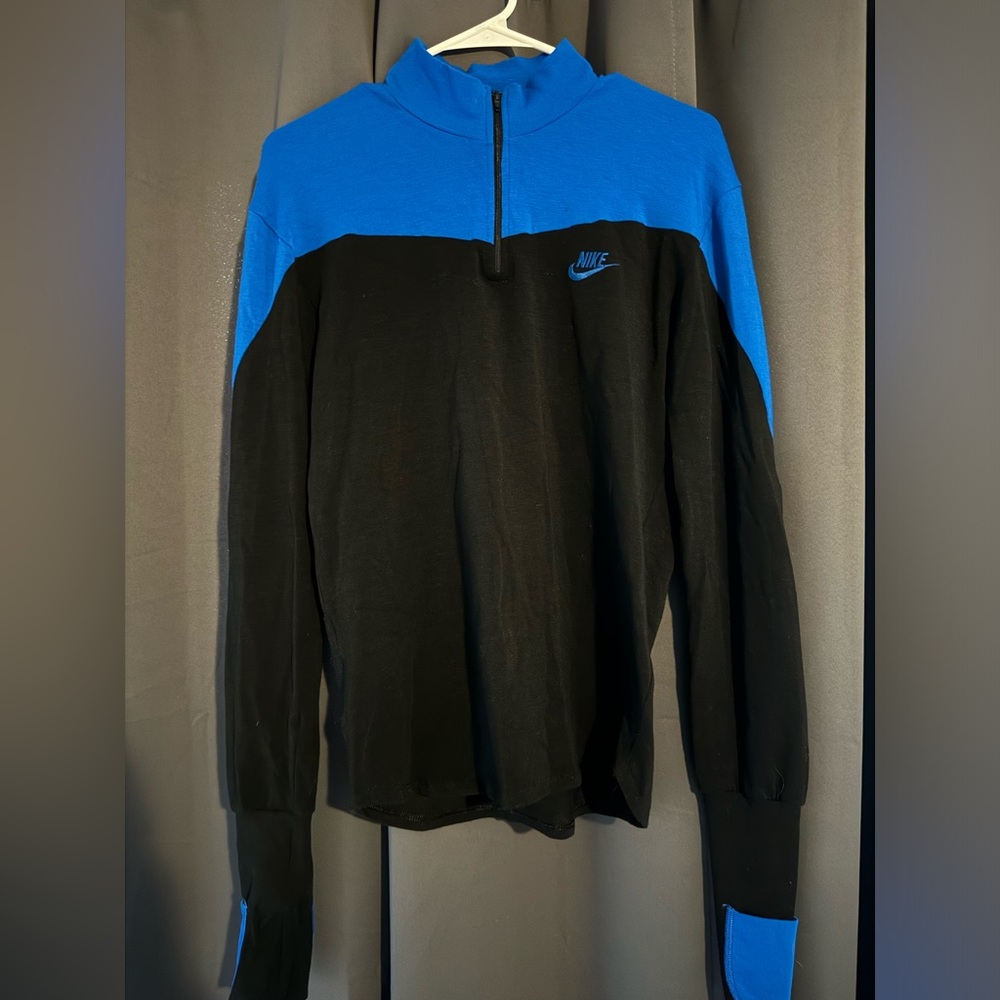 Nike Men's Black and Blue Sweater